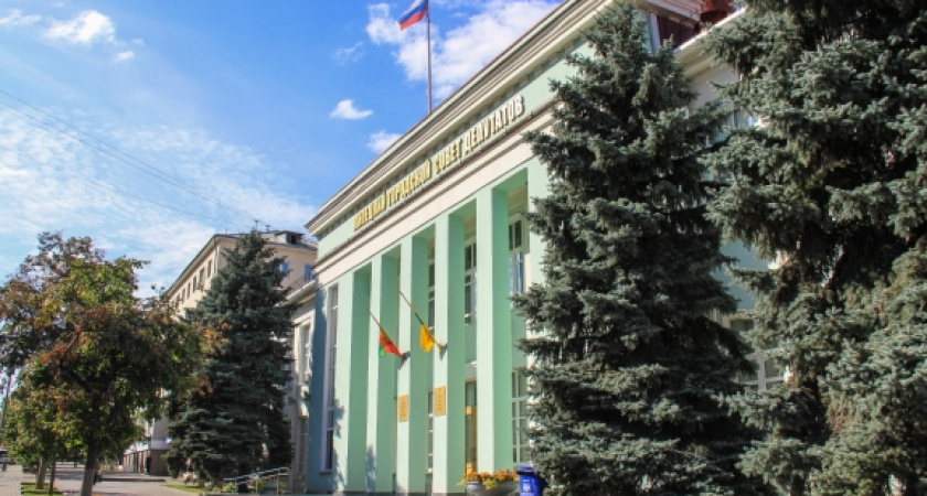 Первую сессию обновленного состава Липецкого горсовета затягивают единороссы